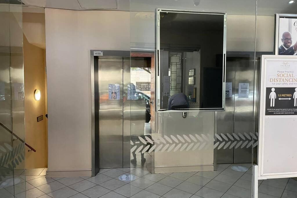 Cool & Easy Flat In The Heart Of Marshalltown Johannesburg Kültér fotó