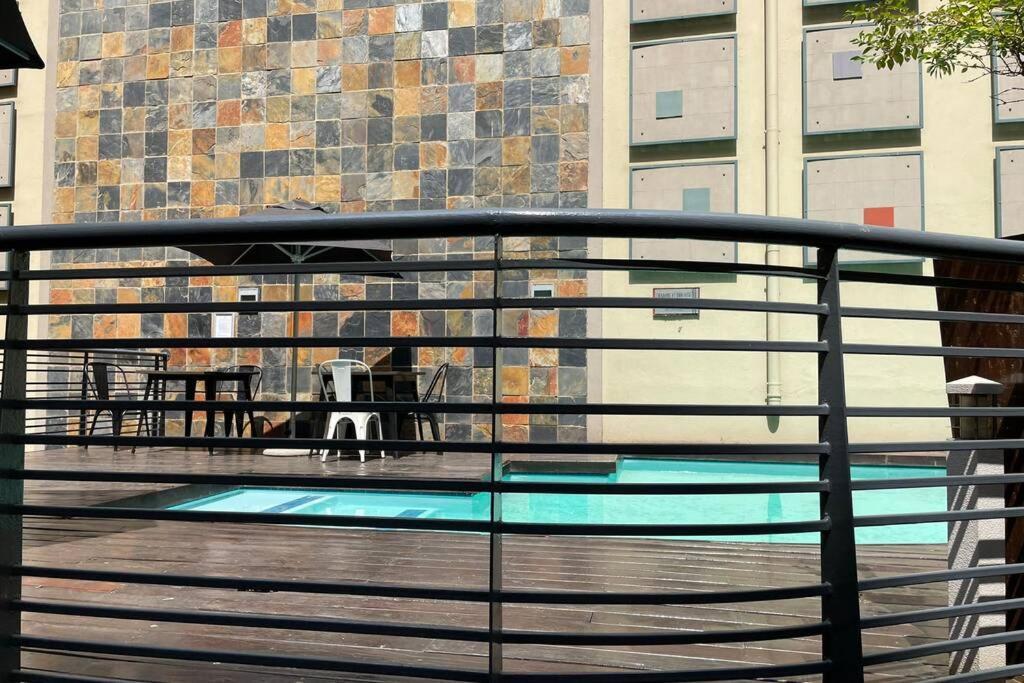 Cool & Easy Flat In The Heart Of Marshalltown Johannesburg Kültér fotó