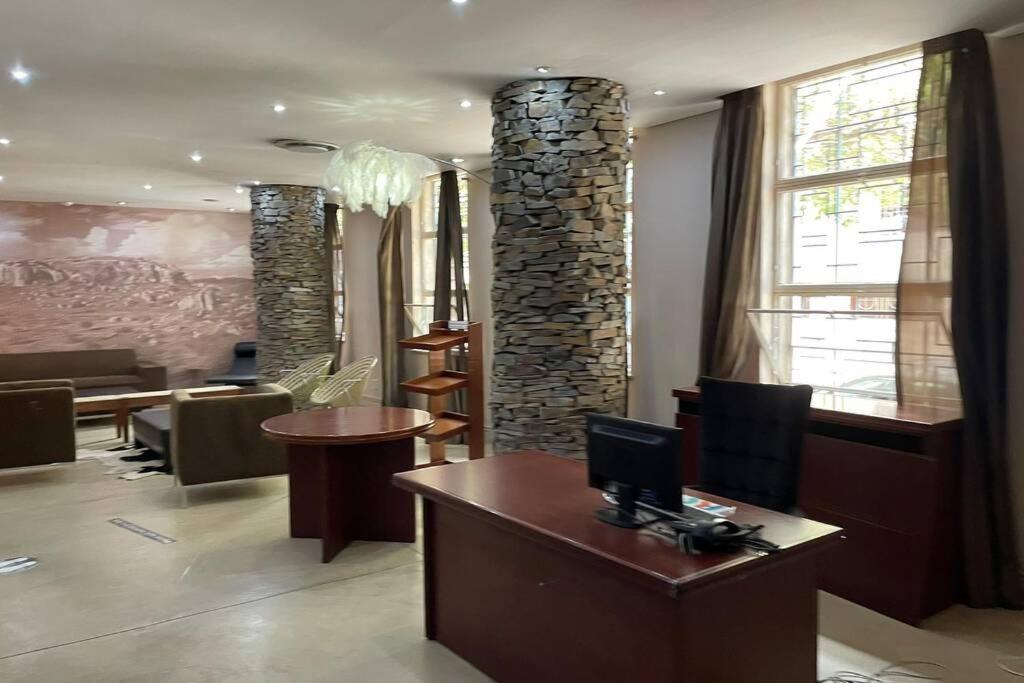 Cool & Easy Flat In The Heart Of Marshalltown Johannesburg Kültér fotó